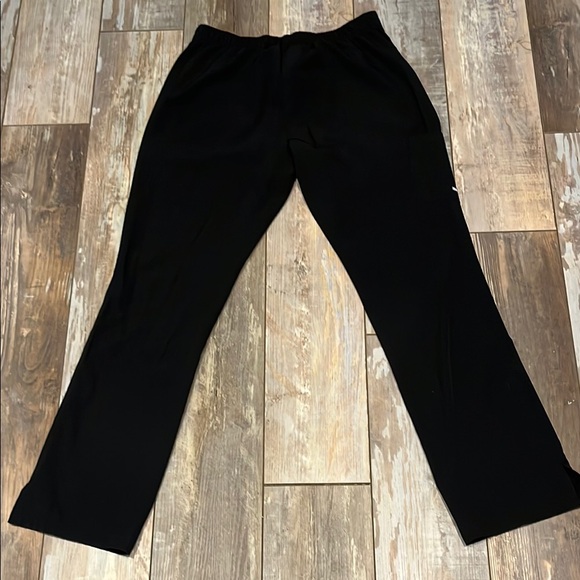 Women’s Black Scrub Pants by Skechers - Picture 5 of 5